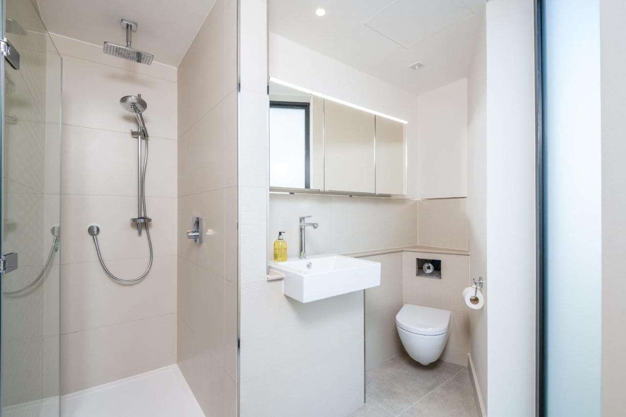 Luxurious Victoria By The Apollo Theatre By Underthedoormat Apartamento